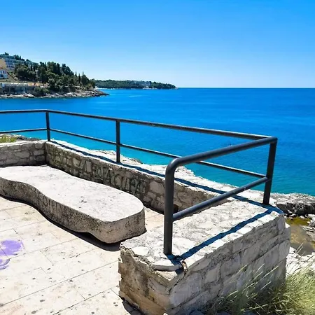 Apartment Katy Veruda דירה פולה
