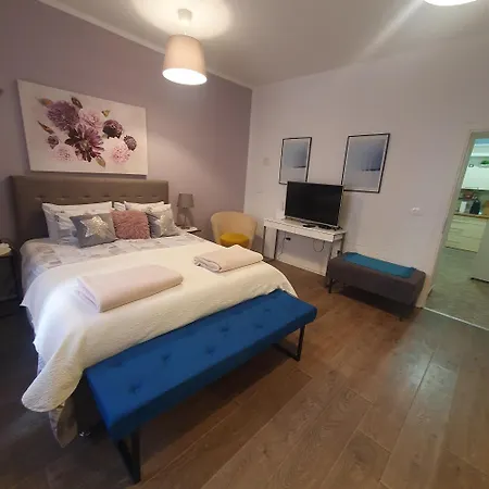 Apartment Katy With Private Parking Póla